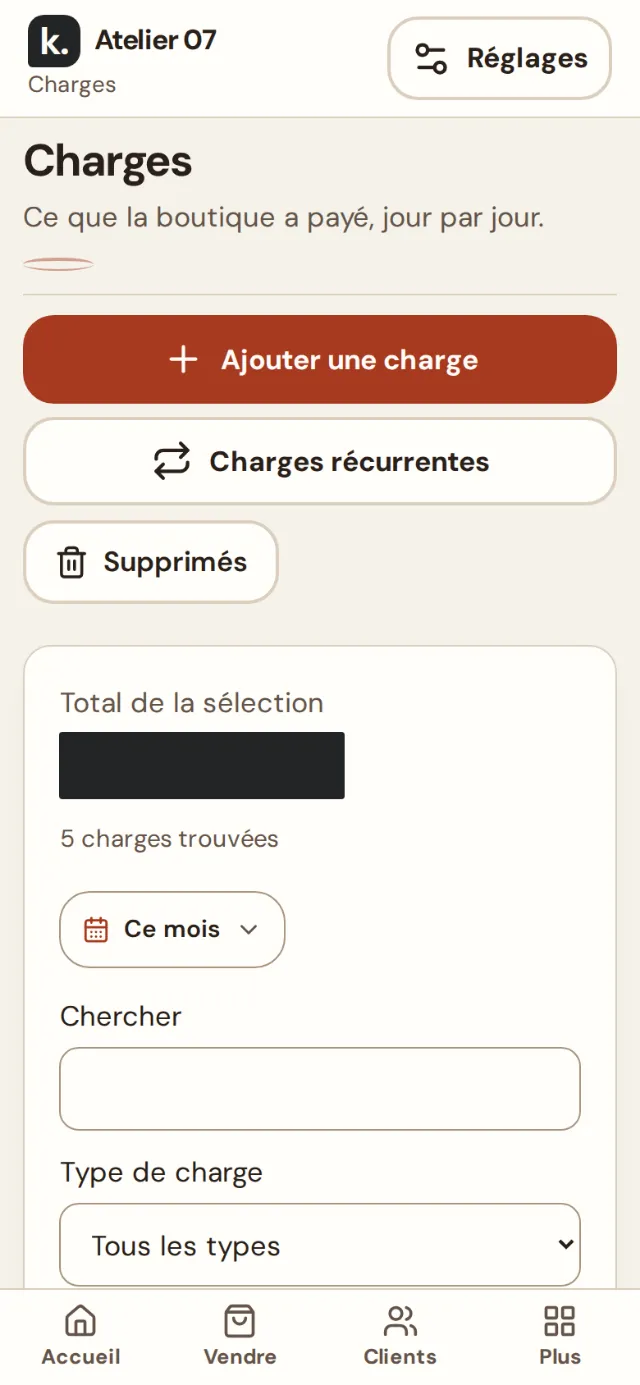 Écran Charges du logiciel sur téléphone : les dépenses du mois, montants masqués